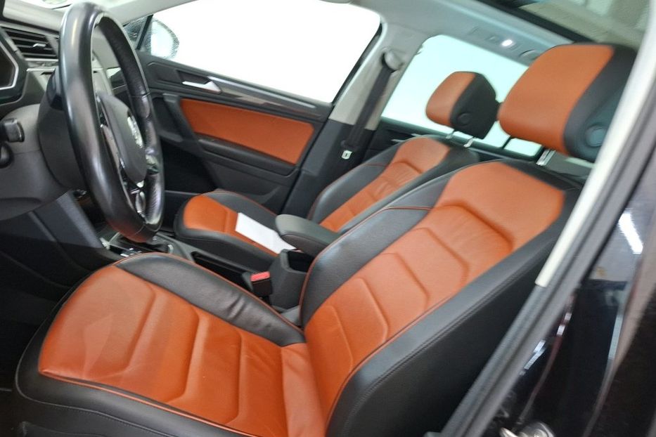 Продам Volkswagen Tiguan HL Exclusive v4013 2020 года в Луцке