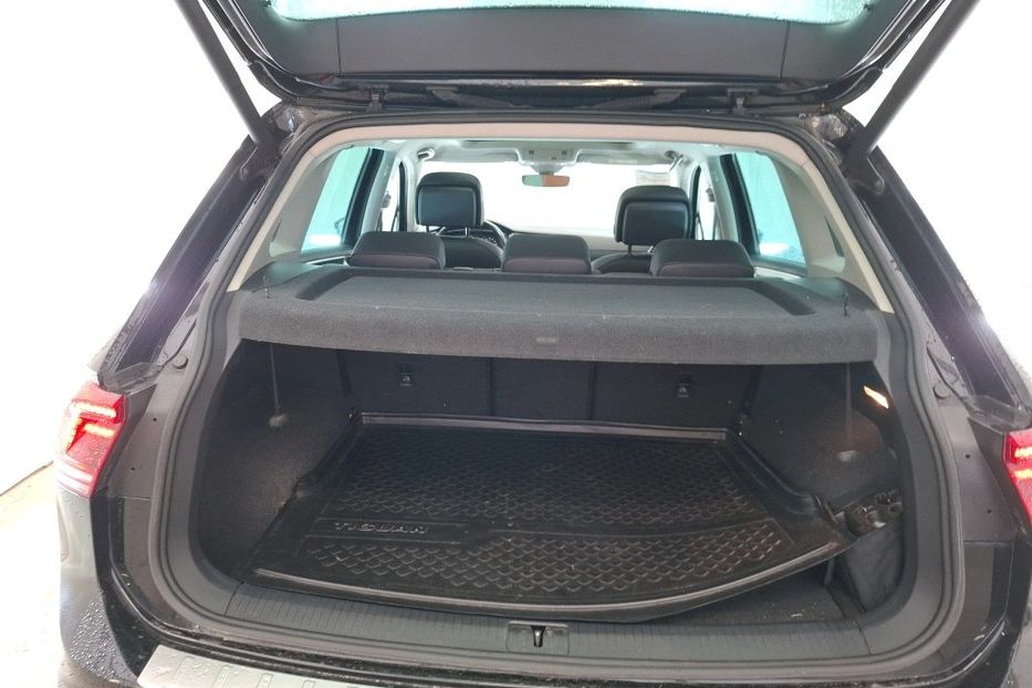 Продам Volkswagen Tiguan HL Exclusive v4013 2020 года в Луцке