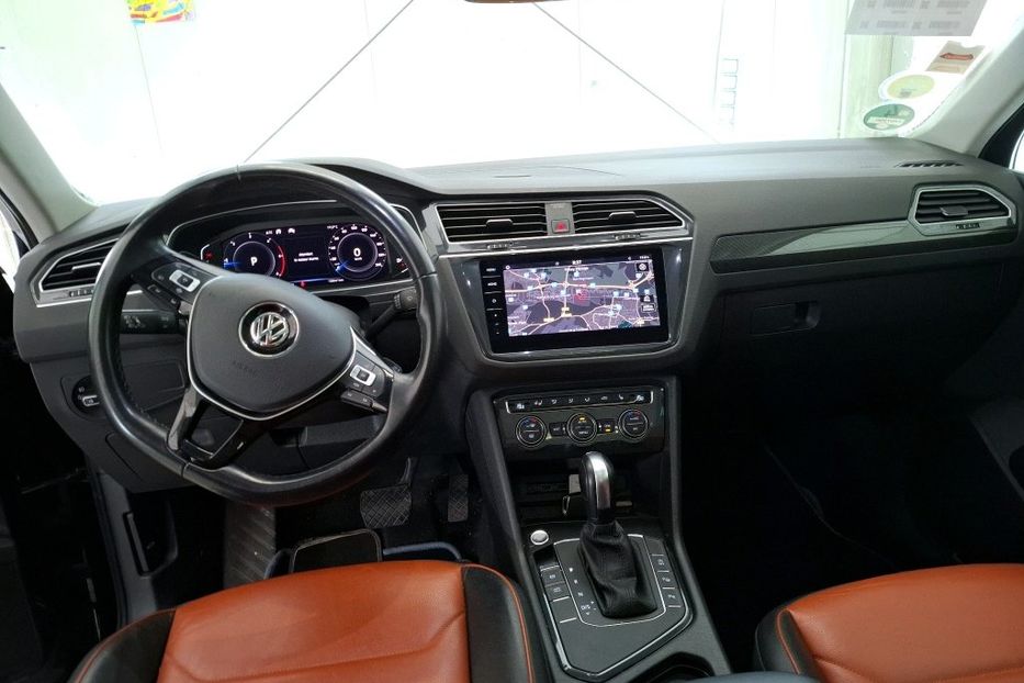 Продам Volkswagen Tiguan HL Exclusive v4013 2020 года в Луцке