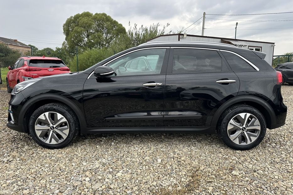 Продам Kia Niro 64 кВт Макс. ЗАРЕЗЕРВОВАНО 2022 года в Львове