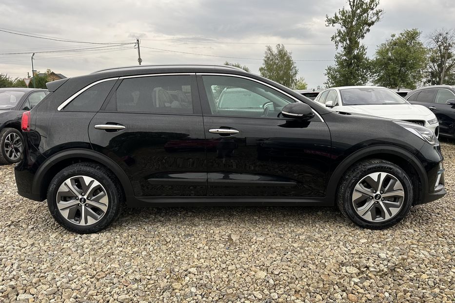 Продам Kia Niro 64 кВт Макс. ЗАРЕЗЕРВОВАНО 2022 года в Львове