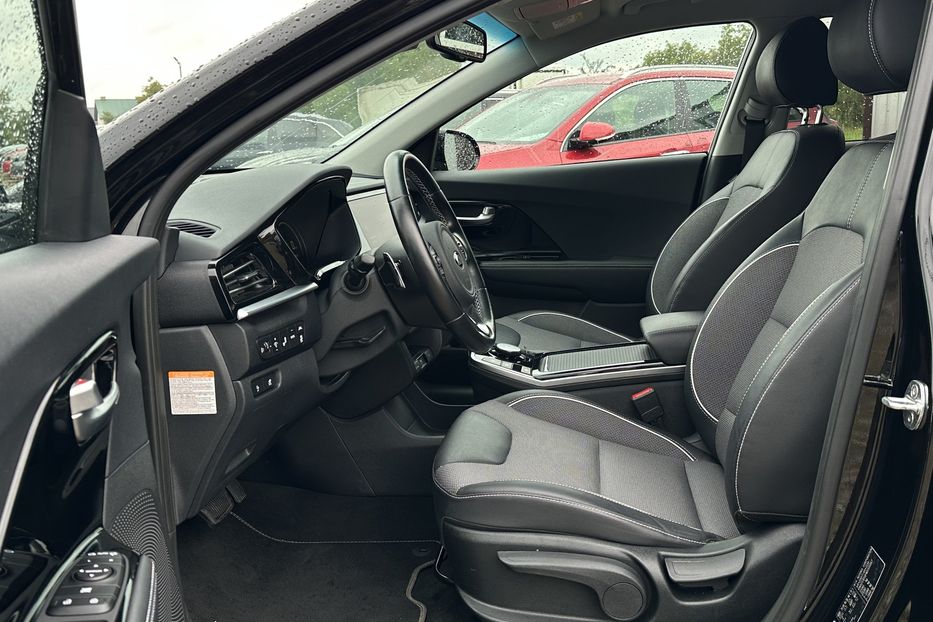 Продам Kia Niro 64 кВт Макс. ЗАРЕЗЕРВОВАНО 2022 года в Львове