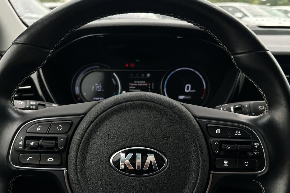 Продам Kia Niro 64 кВт Макс. ЗАРЕЗЕРВОВАНО 2022 года в Львове
