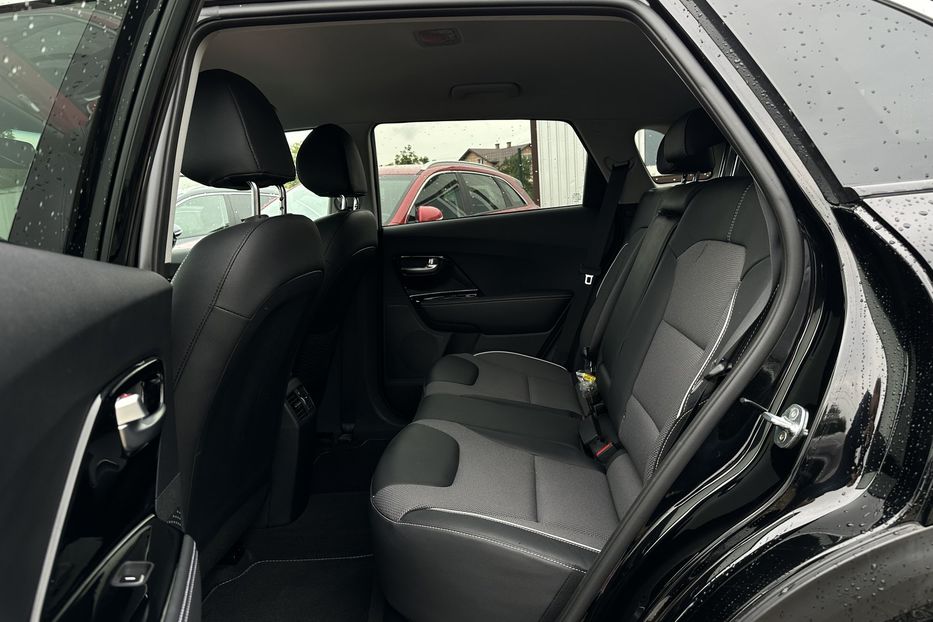 Продам Kia Niro 64 кВт Макс. ЗАРЕЗЕРВОВАНО 2022 года в Львове
