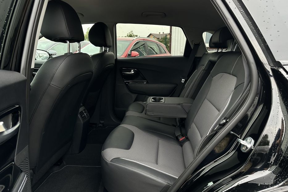 Продам Kia Niro 64 кВт Макс. ЗАРЕЗЕРВОВАНО 2022 года в Львове
