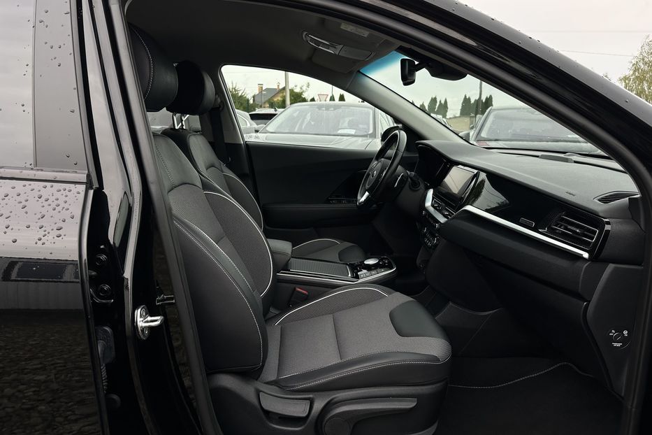 Продам Kia Niro 64 кВт Макс. ЗАРЕЗЕРВОВАНО 2022 года в Львове