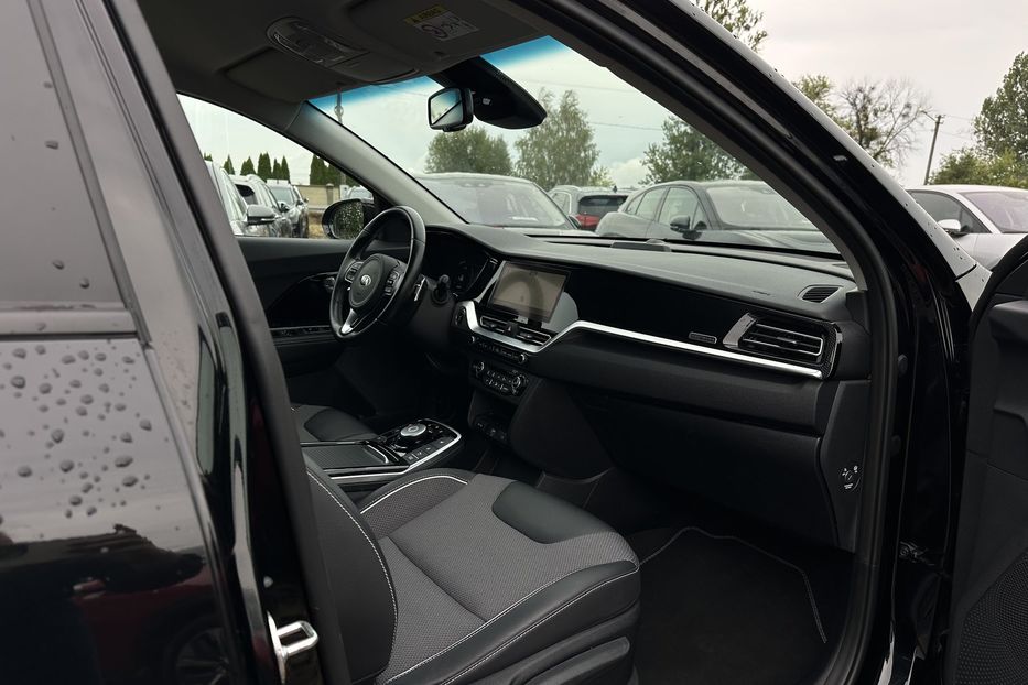 Продам Kia Niro 64 кВт Макс. ЗАРЕЗЕРВОВАНО 2022 года в Львове