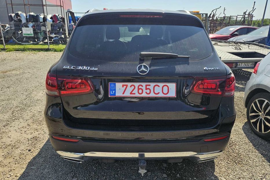 Продам Mercedes-Benz GLC-Class GLC300  2021 года в Львове