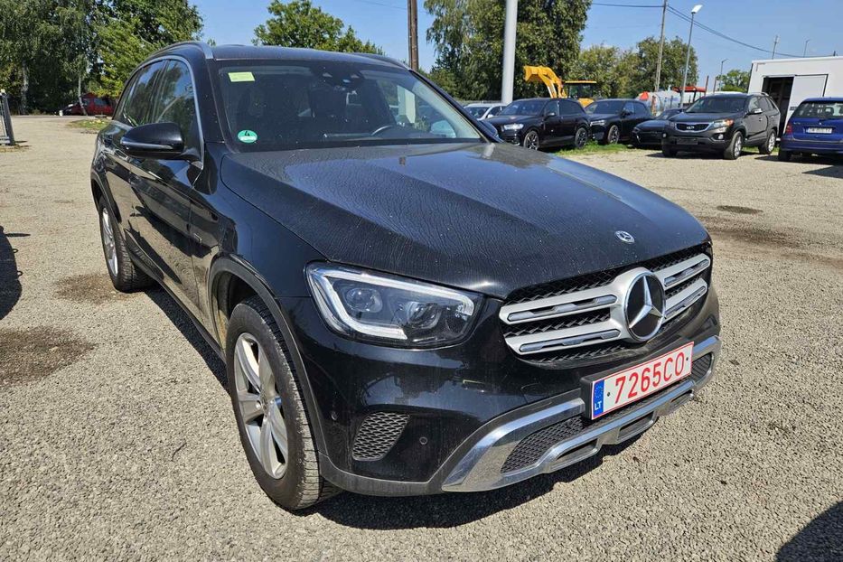 Продам Mercedes-Benz GLC-Class GLC300  2021 года в Львове