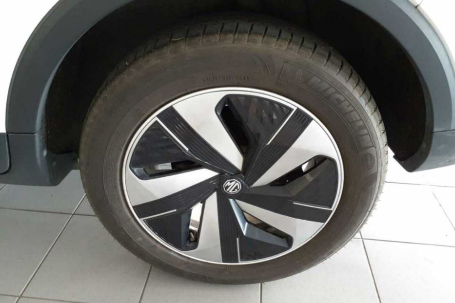 Продам MG 3 ZS EV 72 kWh 130кВт Камера 360 2022 года в Львове