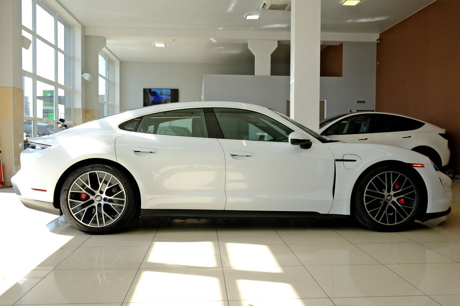 Продам Porsche Taycan 4S 2022 года в Одессе
