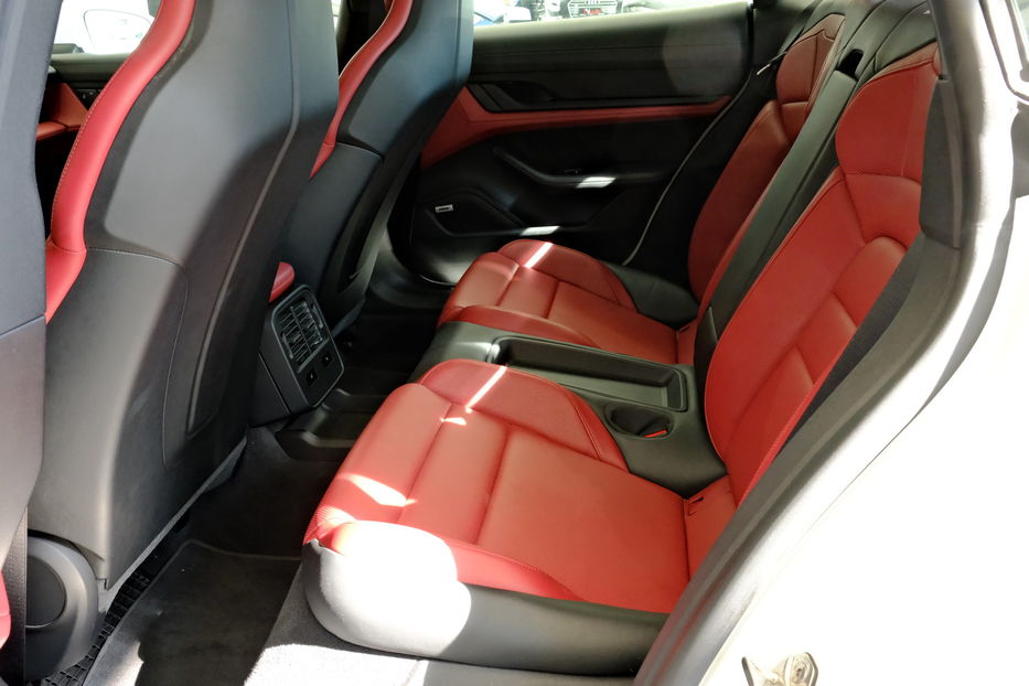 Продам Porsche Taycan 4S 2022 года в Одессе