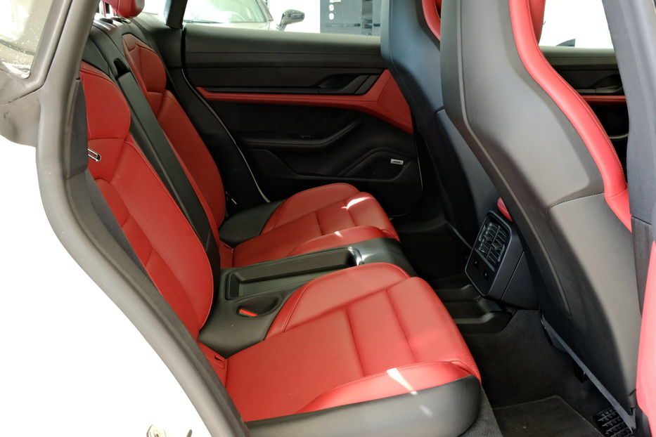 Продам Porsche Taycan 4S 2022 года в Одессе