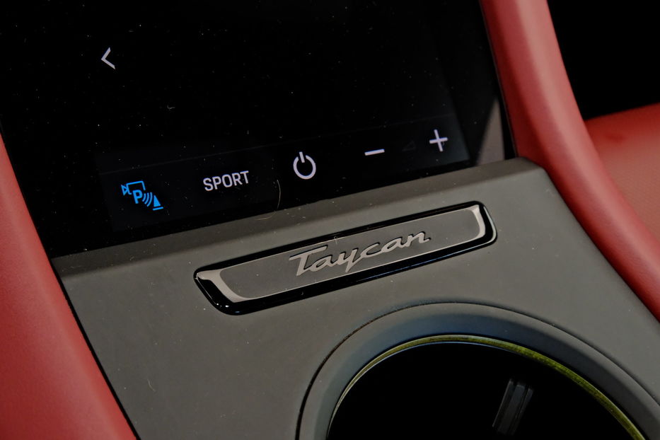 Продам Porsche Taycan 4S 2022 года в Одессе