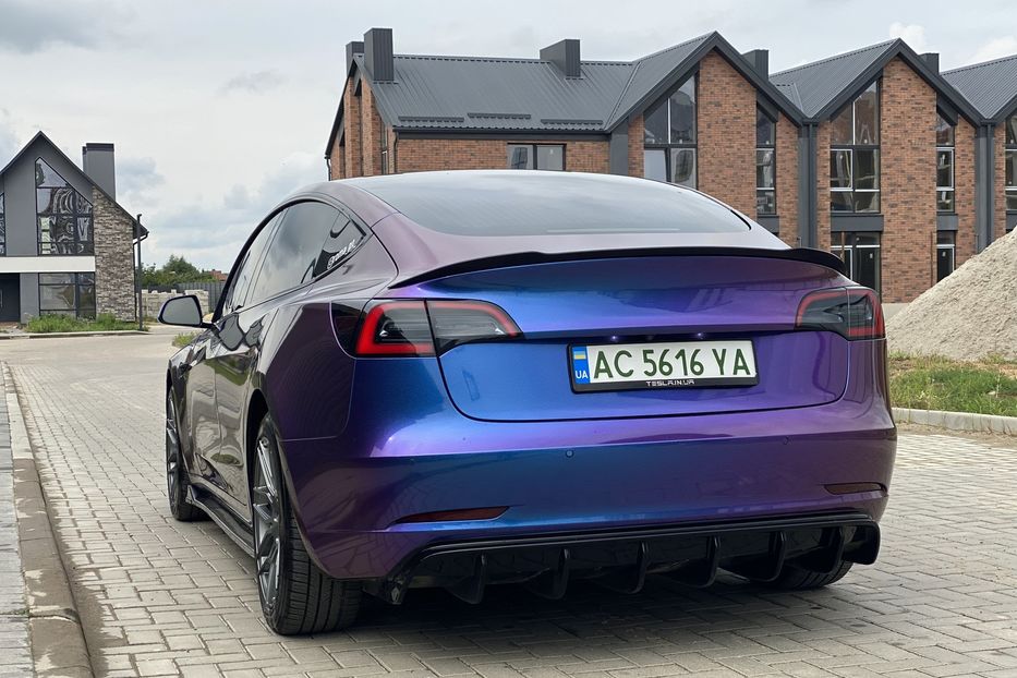 Продам Tesla Model 3 Longe Range 2018 года в Луцке