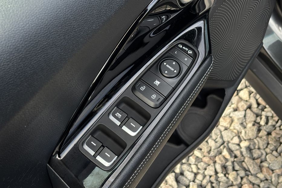 Продам Kia Niro 64квт 2021 года в Львове