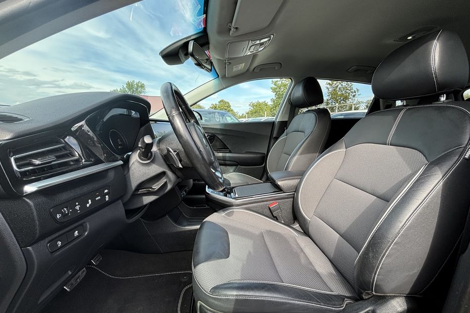 Продам Kia Niro 64квт 2021 года в Львове