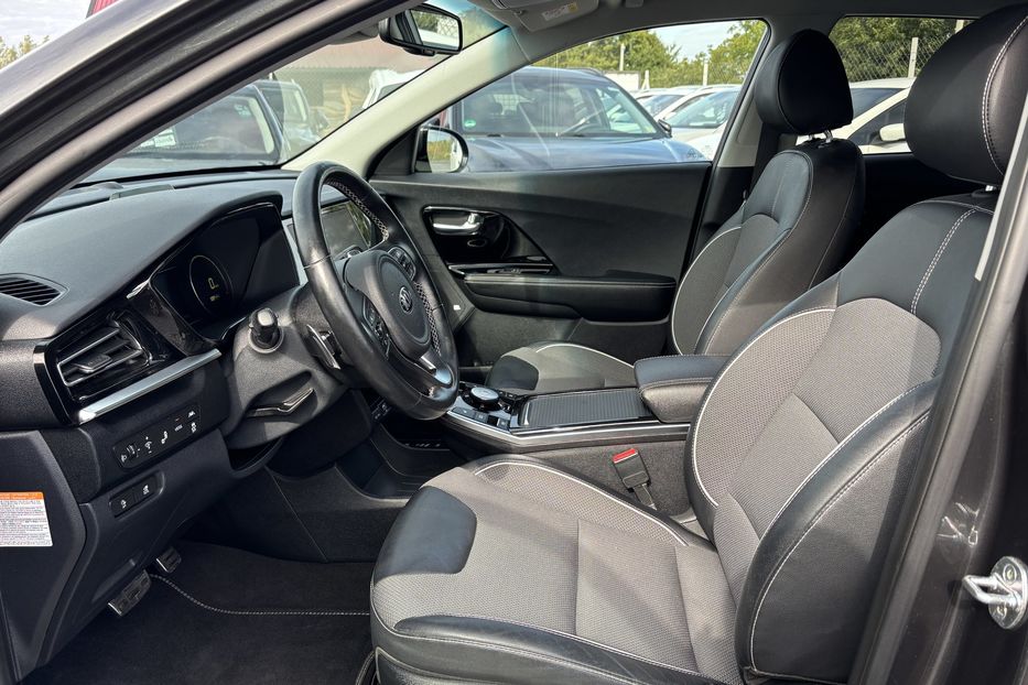 Продам Kia Niro 64квт 2021 года в Львове