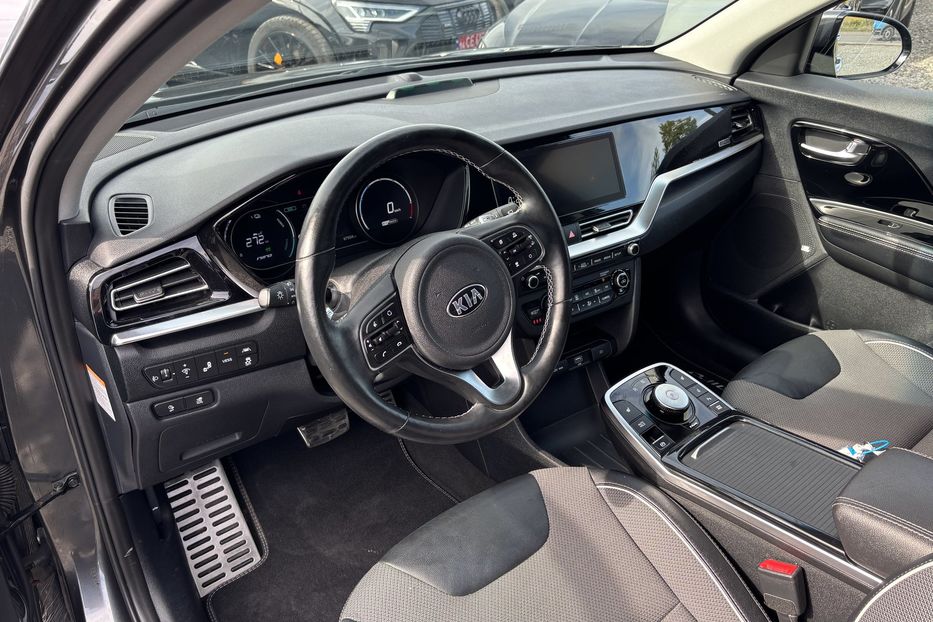 Продам Kia Niro 64квт 2021 года в Львове