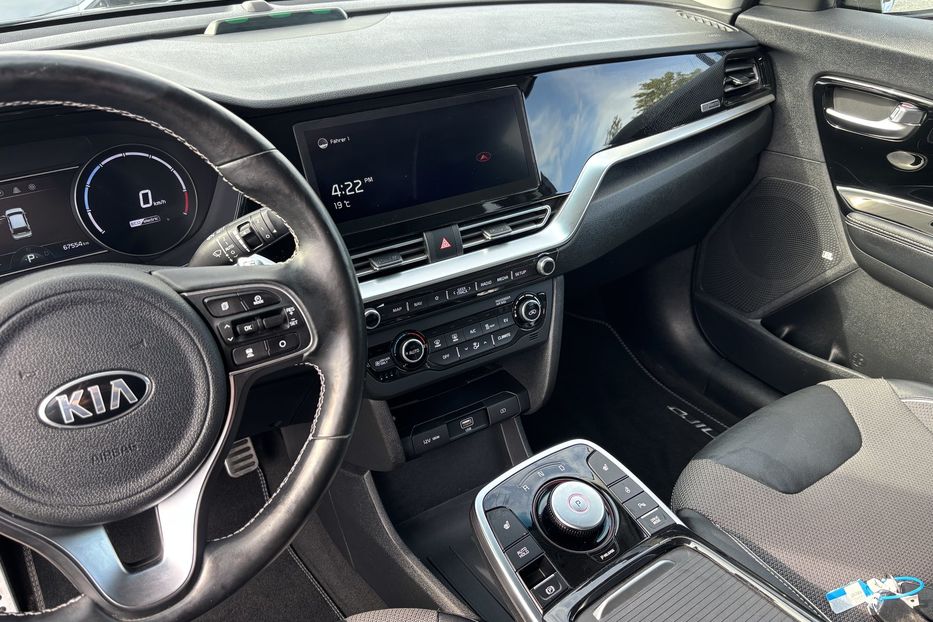 Продам Kia Niro 64квт 2021 года в Львове