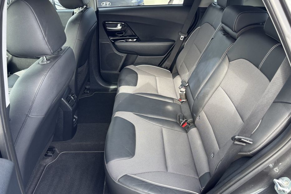 Продам Kia Niro 64квт 2021 года в Львове