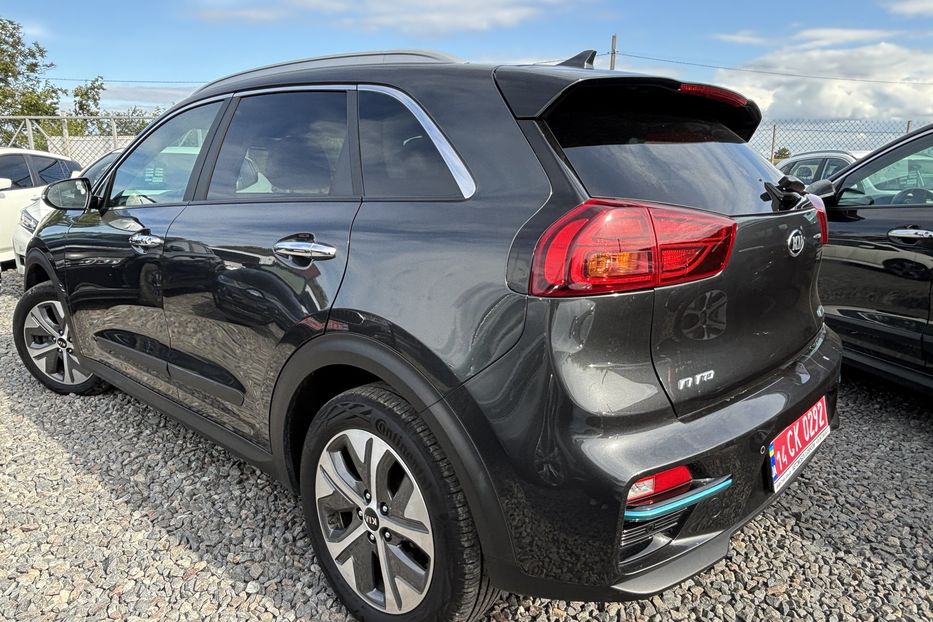 Продам Kia Niro 64квт 2021 года в Львове