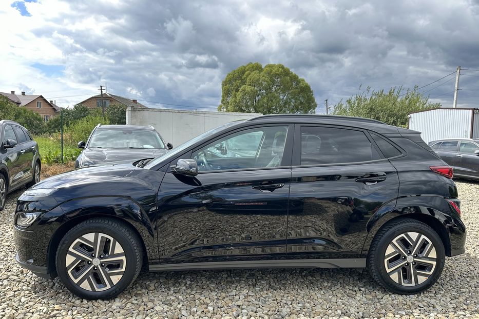Продам Hyundai Kona  64кВт СліпізониПдгрівсиднькер 2022 года в Львове