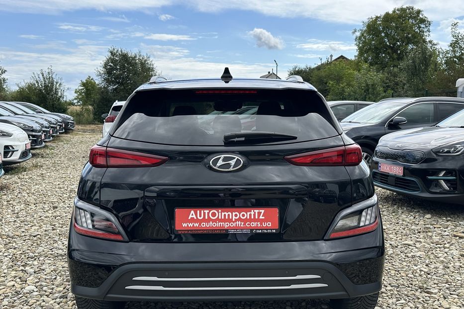 Продам Hyundai Kona  64кВт СліпізониПдгрівсиднькер 2022 года в Львове