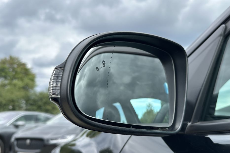 Продам Hyundai Kona  64кВт СліпізониПдгрівсиднькер 2022 года в Львове