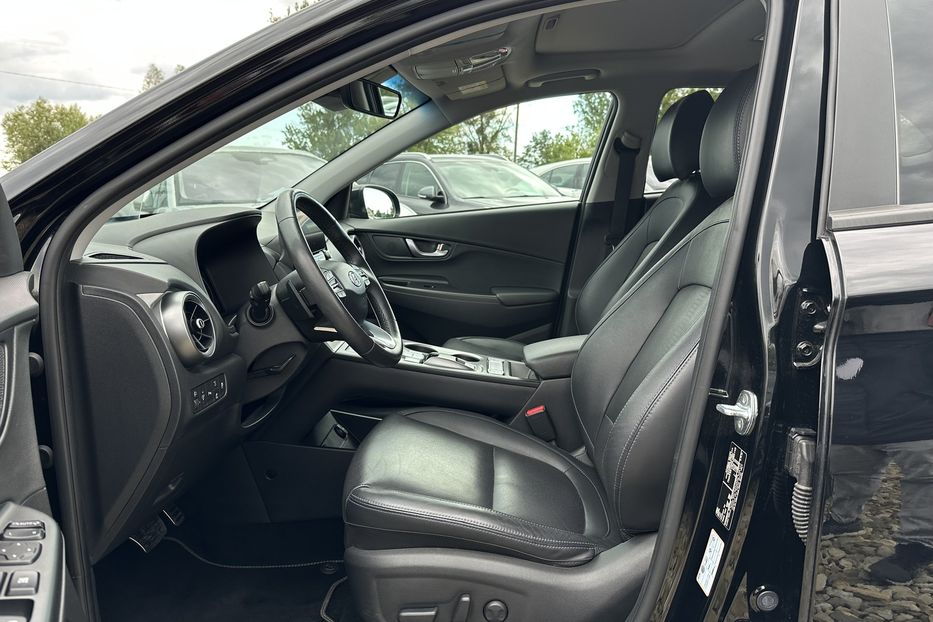 Продам Hyundai Kona  64кВт СліпізониПдгрівсиднькер 2022 года в Львове