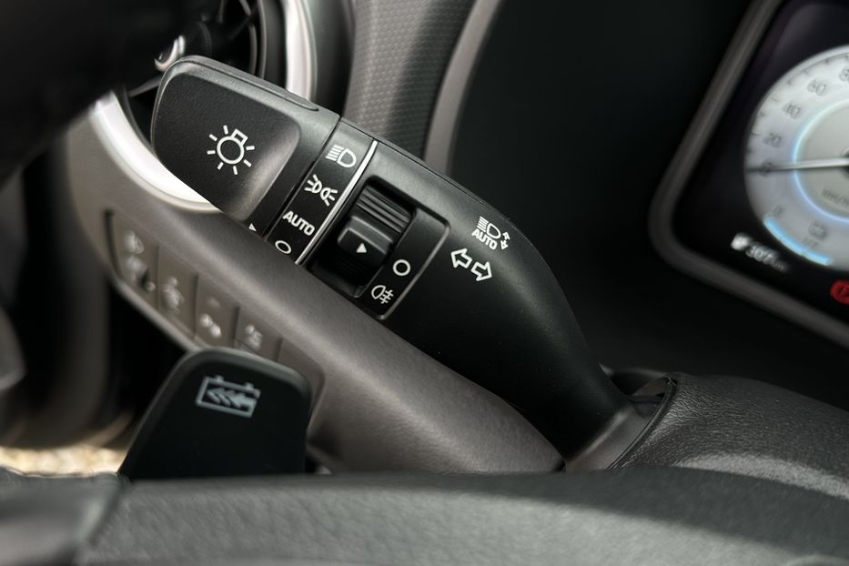 Продам Hyundai Kona  64кВт СліпізониПдгрівсиднькер 2022 года в Львове