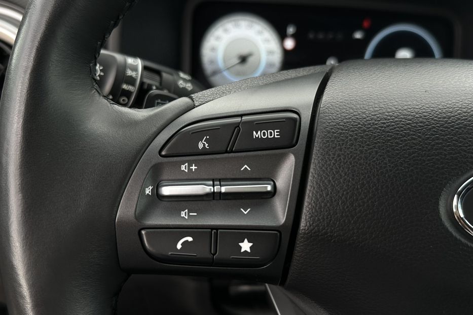 Продам Hyundai Kona  64кВт СліпізониПдгрівсиднькер 2022 года в Львове