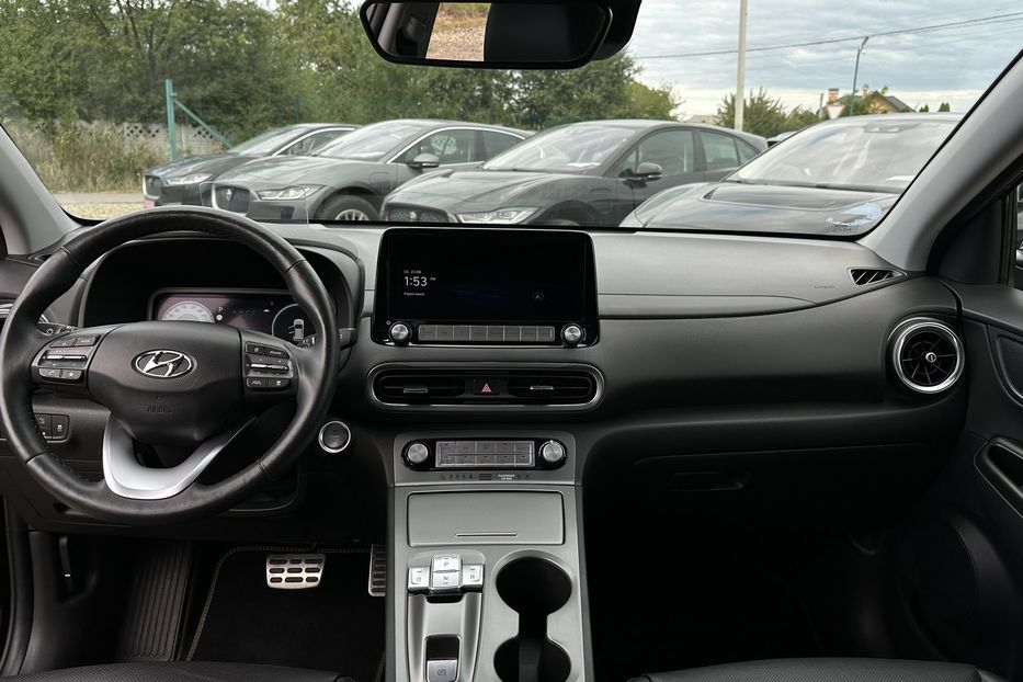 Продам Hyundai Kona  64кВт СліпізониПдгрівсиднькер 2022 года в Львове