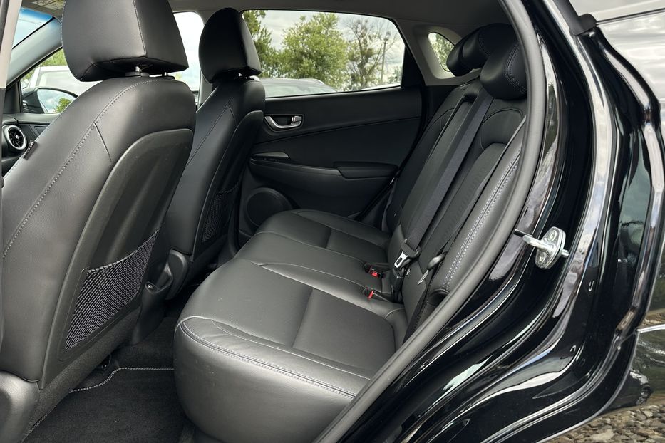 Продам Hyundai Kona  64кВт СліпізониПдгрівсиднькер 2022 года в Львове