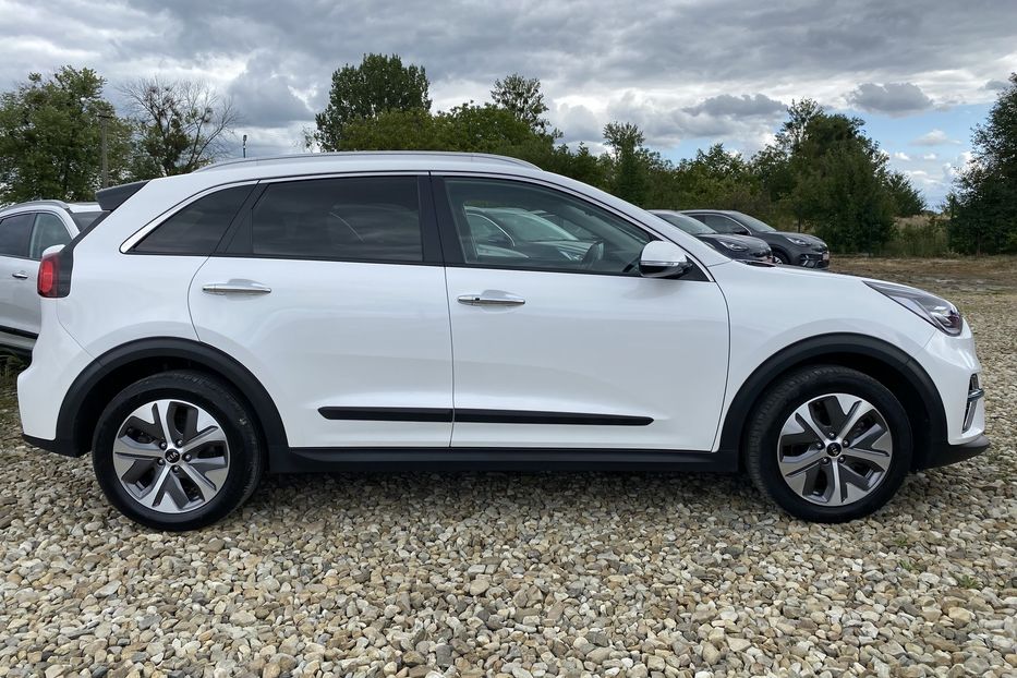 Продам Kia Niro 64кВтТепловийПідгрвсидінькерма 2020 года в Львове