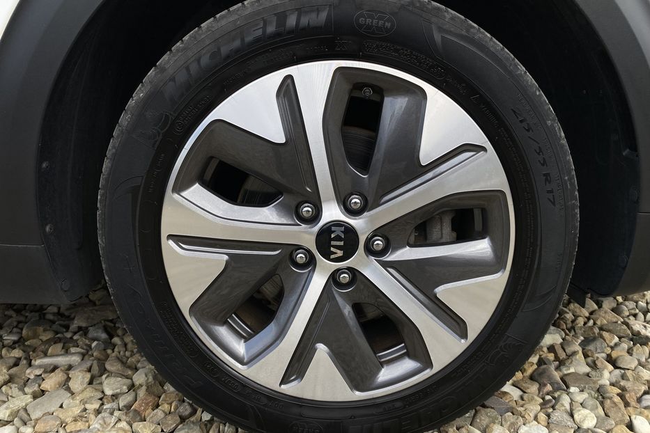Продам Kia Niro 64кВтТепловийПідгрвсидінькерма 2020 года в Львове