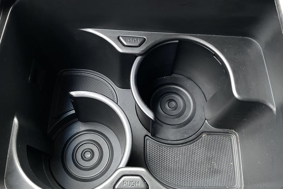 Продам Kia Niro 64кВтТепловийПідгрвсидінькерма 2020 года в Львове