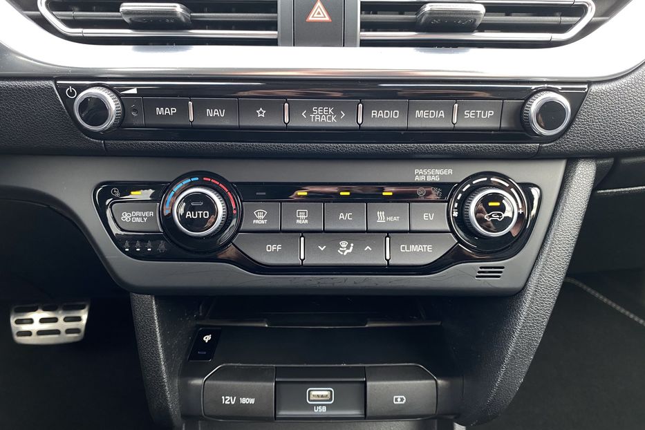 Продам Kia Niro 64кВтТепловийПідгрвсидінькерма 2020 года в Львове