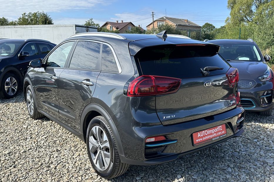 Продам Kia Niro 64 kWh Макс. комплектація Люк. 2021 года в Львове