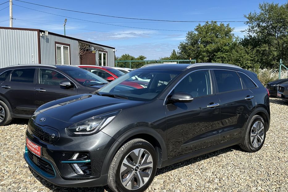 Продам Kia Niro 64 kWh Макс. комплектація Люк. 2021 года в Львове
