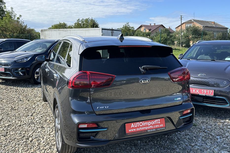 Продам Kia Niro 64 kWh Макс. комплектація Люк. 2021 года в Львове