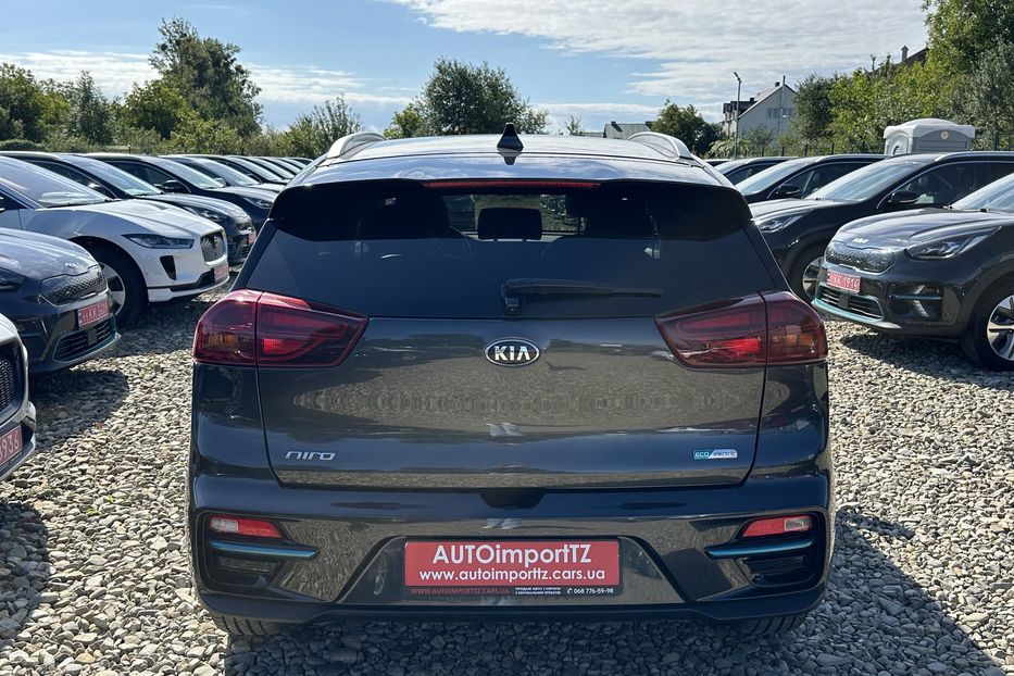 Продам Kia Niro 64 kWh Макс. комплектація Люк. 2021 года в Львове