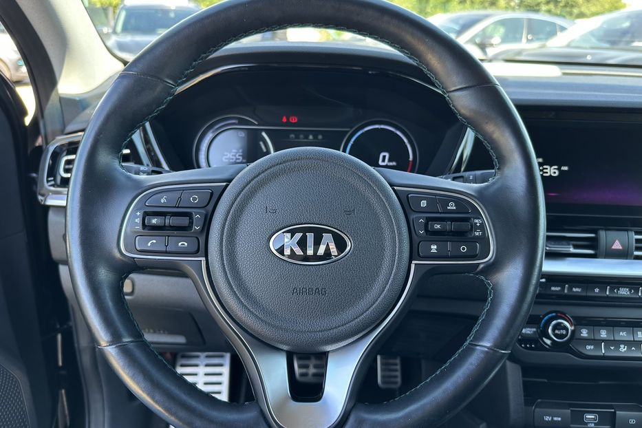 Продам Kia Niro 64 kWh Макс. комплектація Люк. 2021 года в Львове