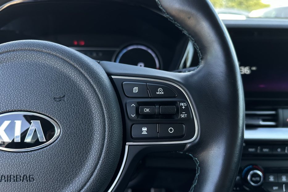 Продам Kia Niro 64 kWh Макс. комплектація Люк. 2021 года в Львове