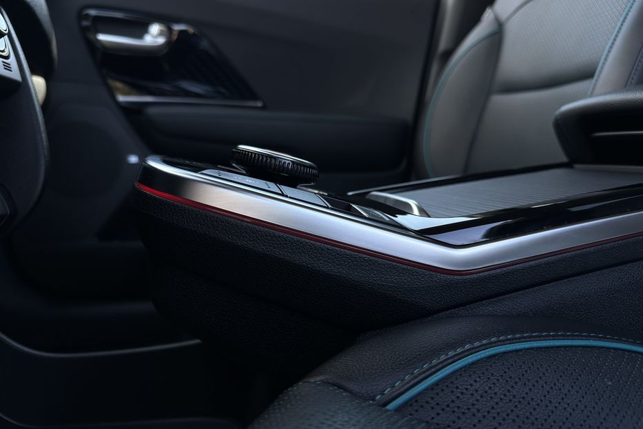 Продам Kia Niro 64 kWh Макс. комплектація Люк. 2021 года в Львове
