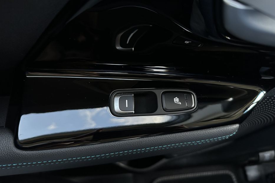Продам Kia Niro 64 kWh Макс. комплектація Люк. 2021 года в Львове