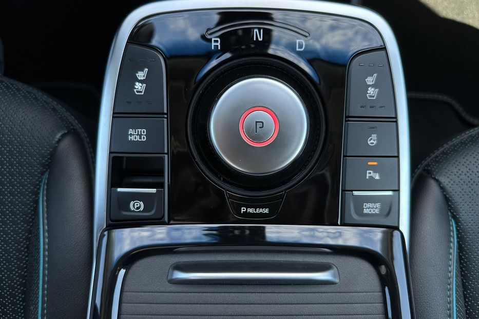 Продам Kia Niro 64 kWh Макс. комплектація Люк. 2021 года в Львове