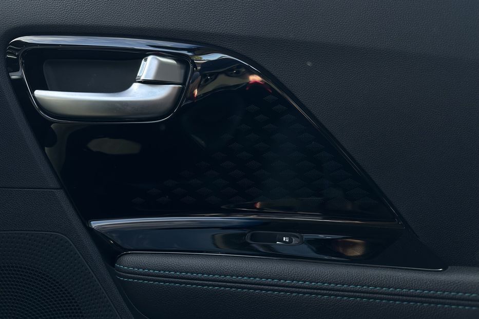 Продам Kia Niro 64 kWh Макс. комплектація Люк. 2021 года в Львове