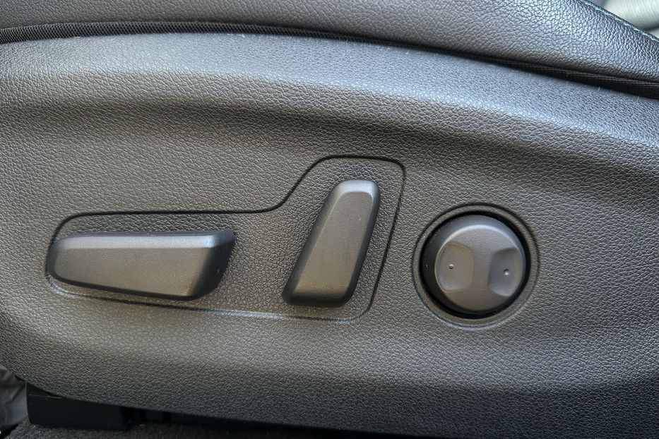 Продам Kia Niro 64 kWh Макс. комплектація Люк. 2021 года в Львове