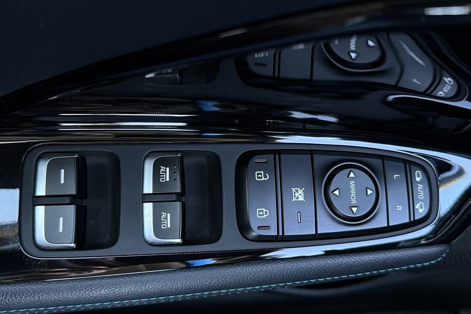 Продам Kia Niro 64 kWh Макс. комплектація Люк. 2021 года в Львове